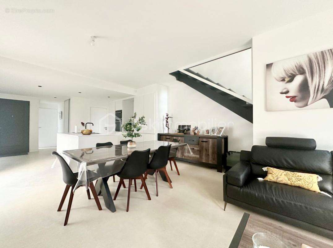 Maison à LA CHAPELLE-DES-FOUGERETZ