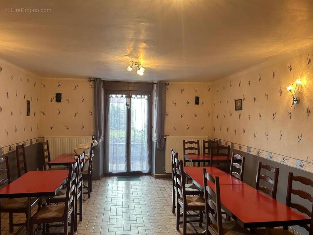 Photo 1 - Commerce à TREVERAY