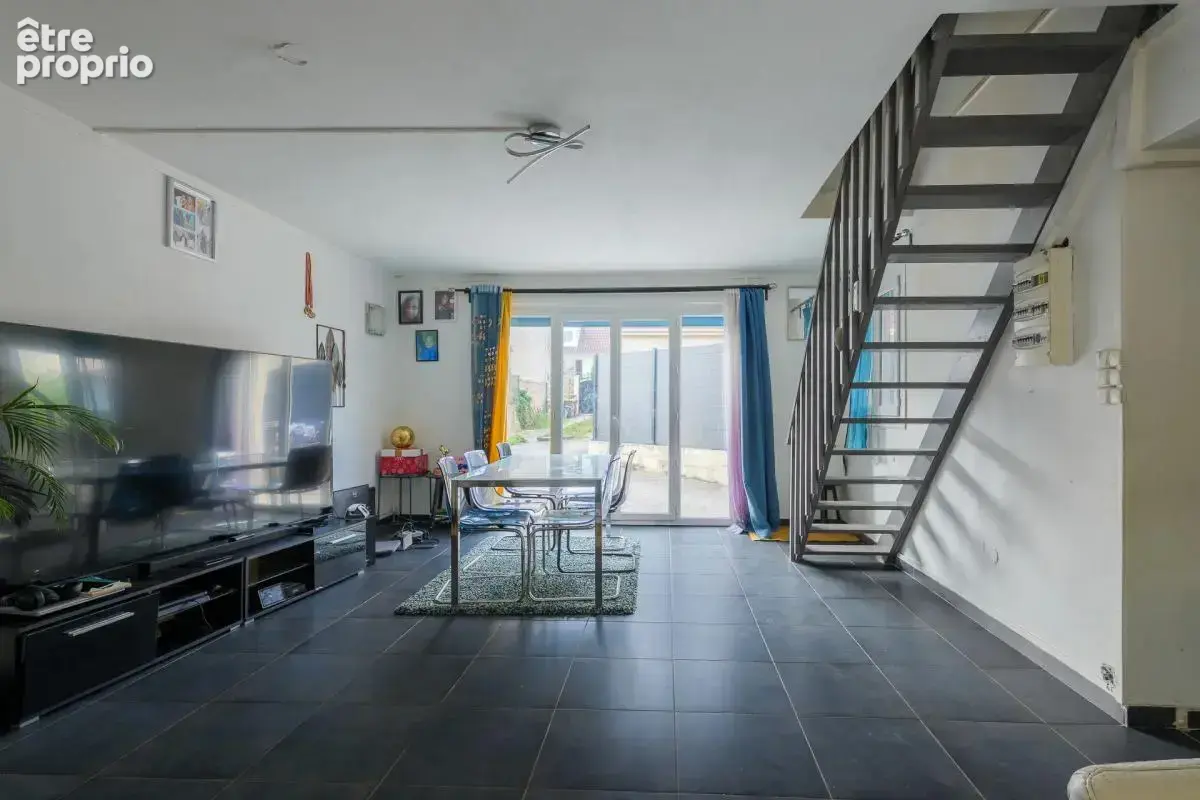 Maison de 3 pièces de 100 m² à Lagny-sur-Marne - photo 2