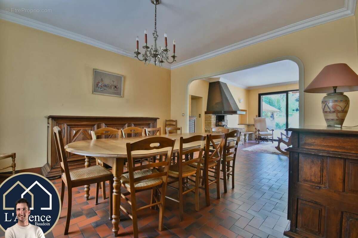 Maison à MONDONVILLE-SAINT-JEAN