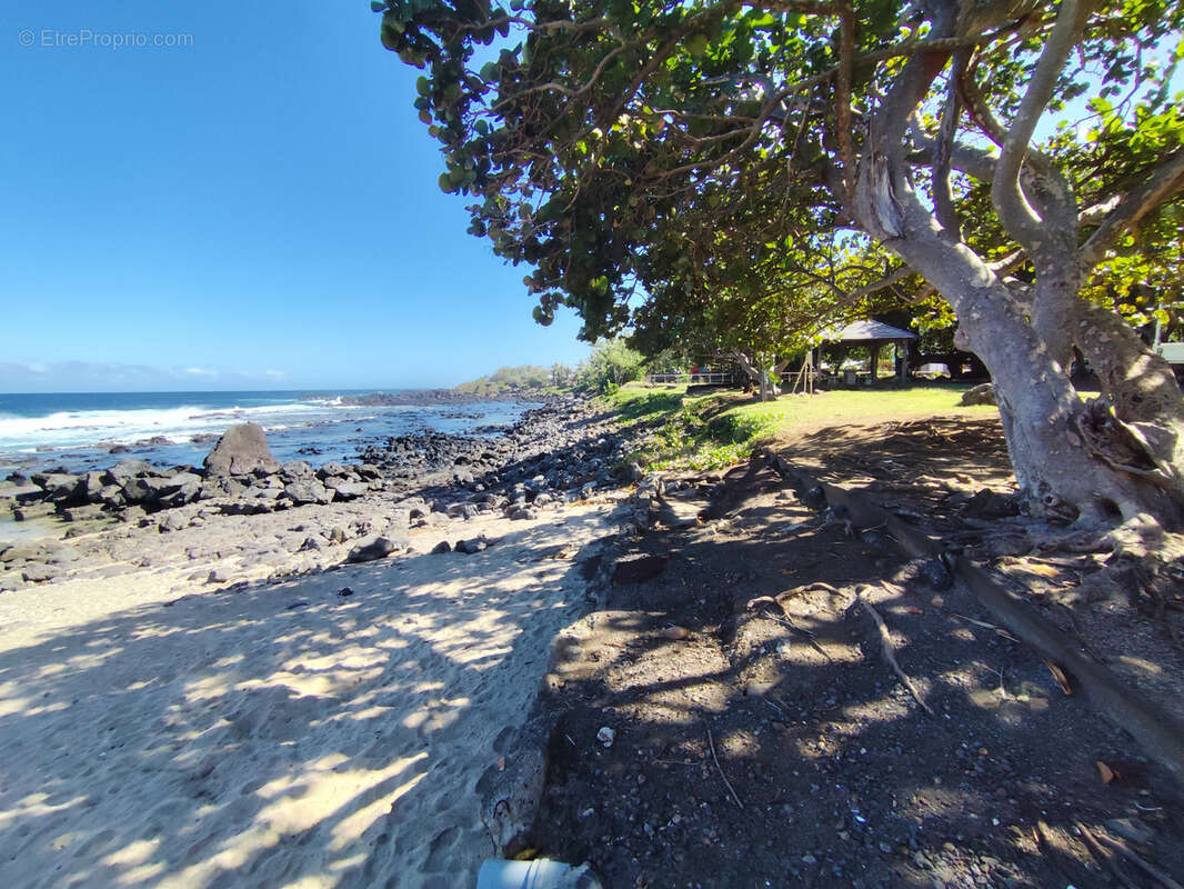 Terrain à SAINT-PIERRE