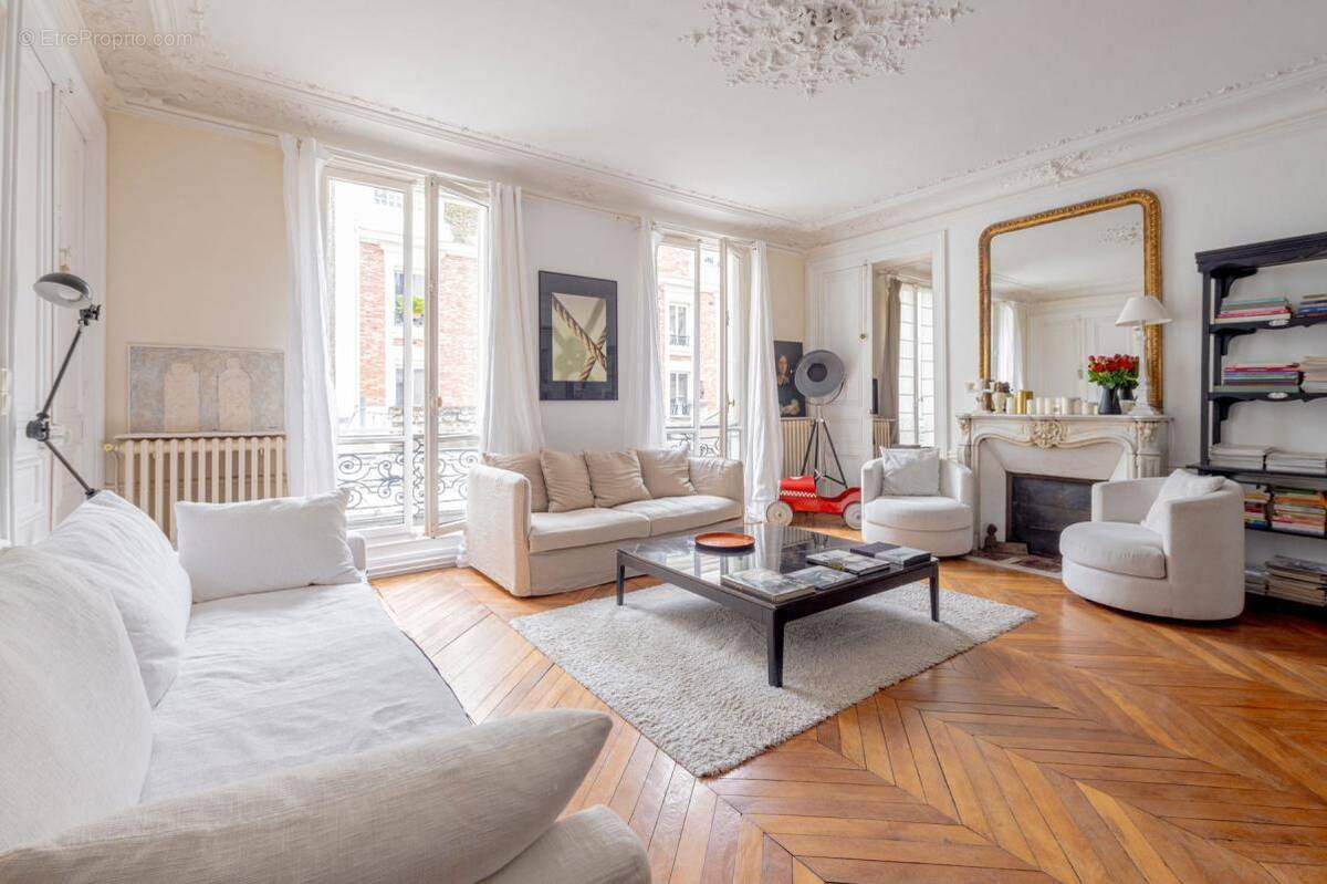 Appartement à PARIS-9E