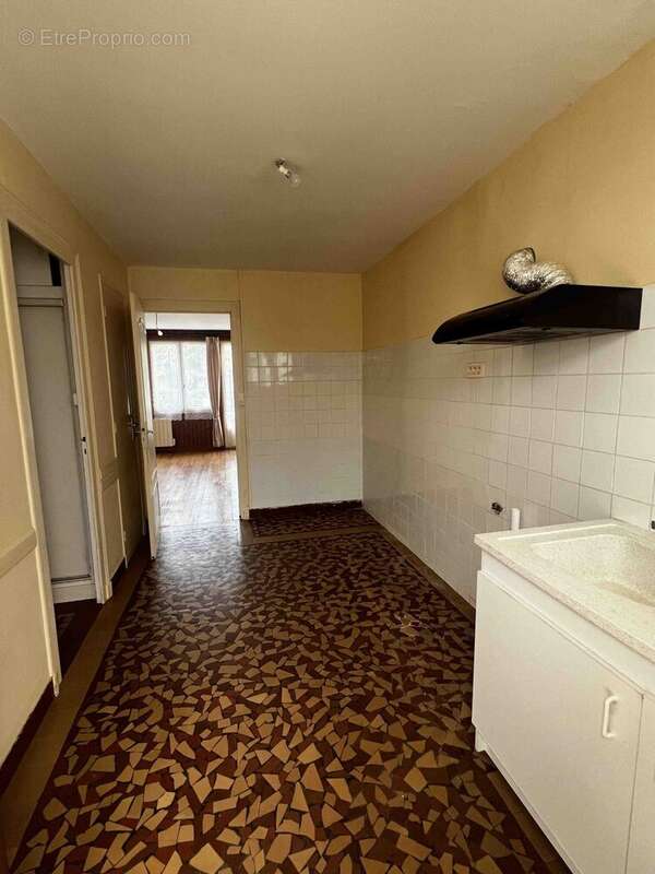 Maison 75 m² à Saint-Laurent-De-Ceris  - photo 6