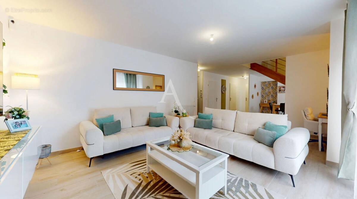 Appartement à PONTAULT-COMBAULT