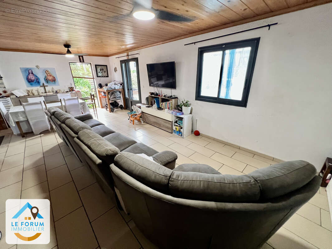 Saint joseph littoral 97480 - villa f6 entretenue et spacieuse - emplacement prise - fort potentiel - photo 4