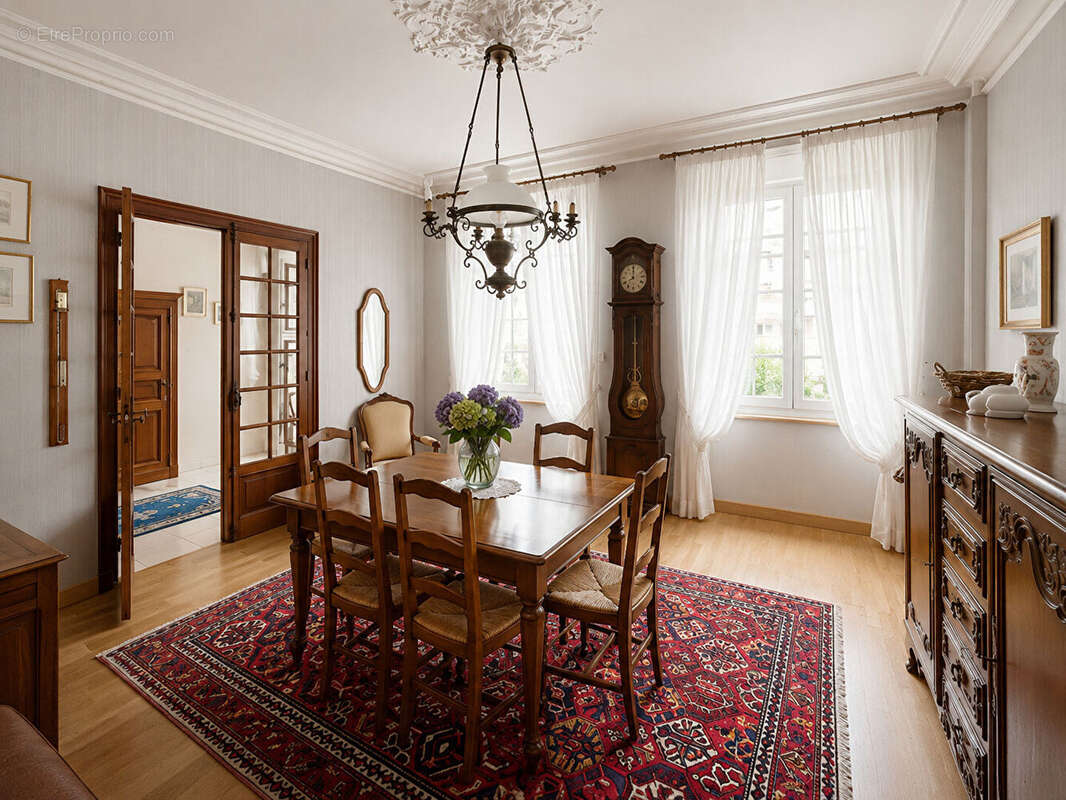 Maison spacieuse de 8 pièces à vendre à Sartilly Baie Bocage - Rare sur le marché ! - photo 4