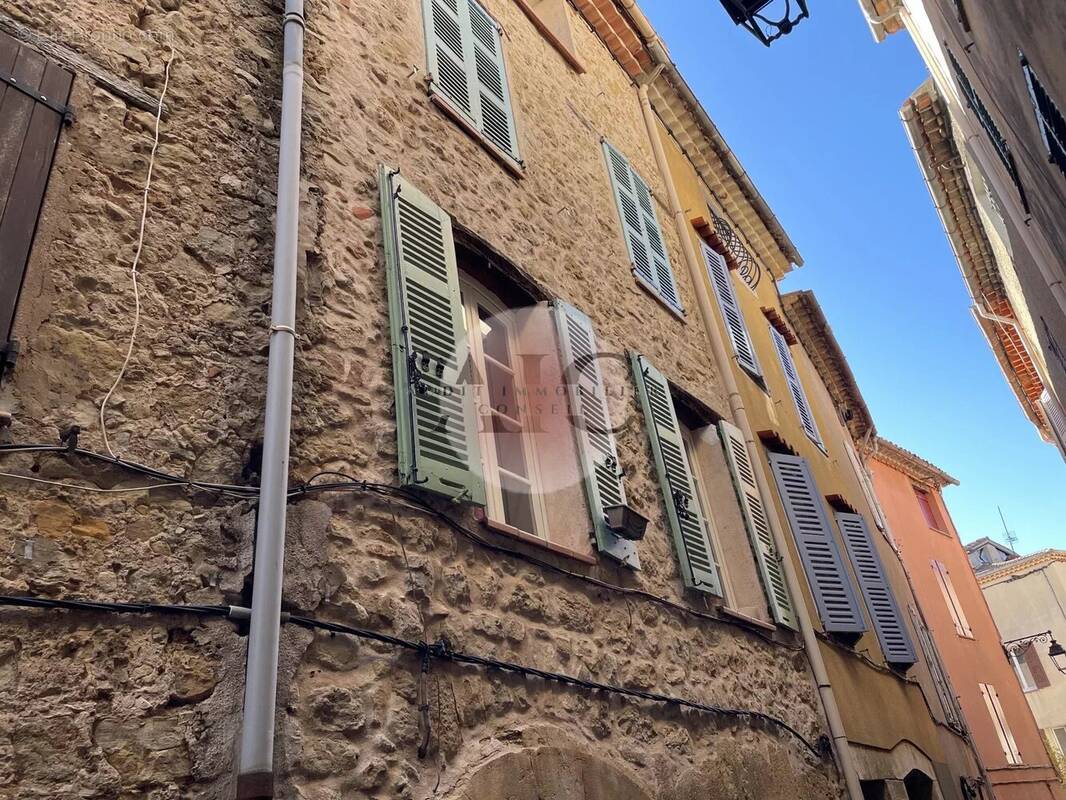 Maison à MONTAUROUX