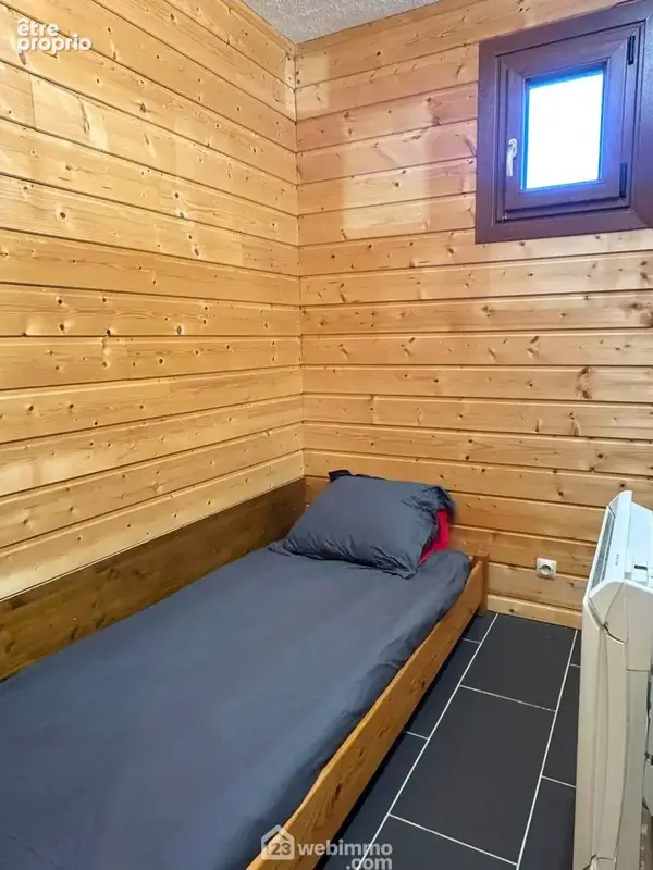 Ainsi qu'une chambre cabine, idéale pour accueillir famille et amis.