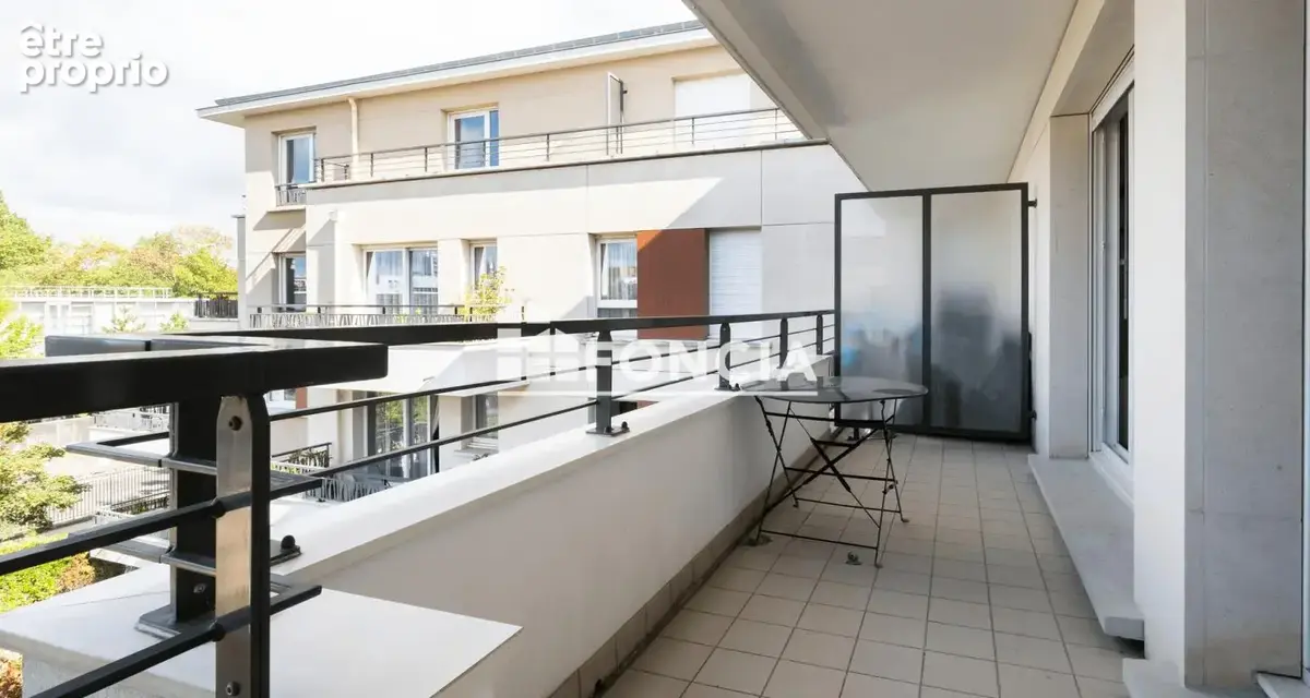 Appartement 4 pièces récent Quartier du Lycée DESCARTES - photo 9