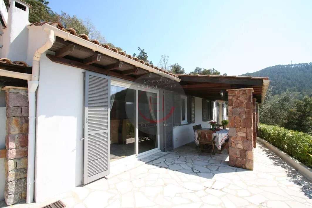 Maison à MANDELIEU-LA-NAPOULE