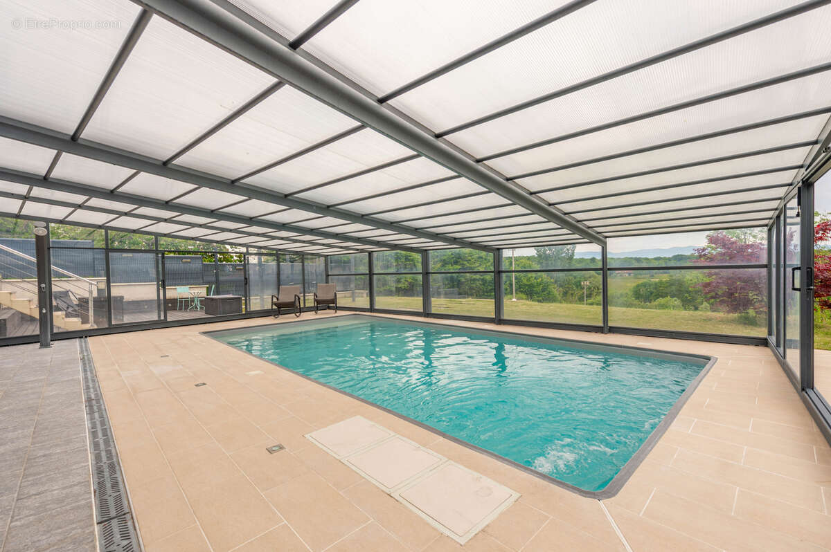 Maison à SAINT-CERGUES