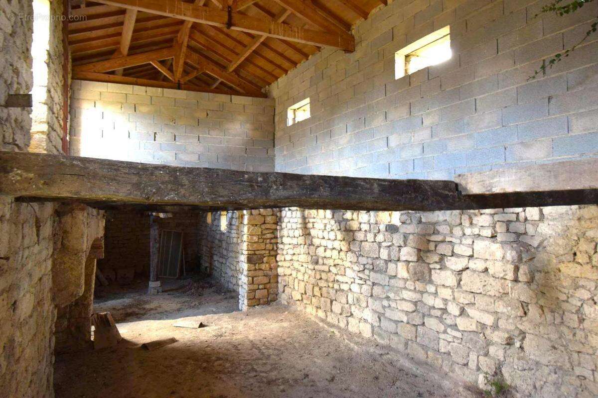 Maison à FRAUSSEILLES