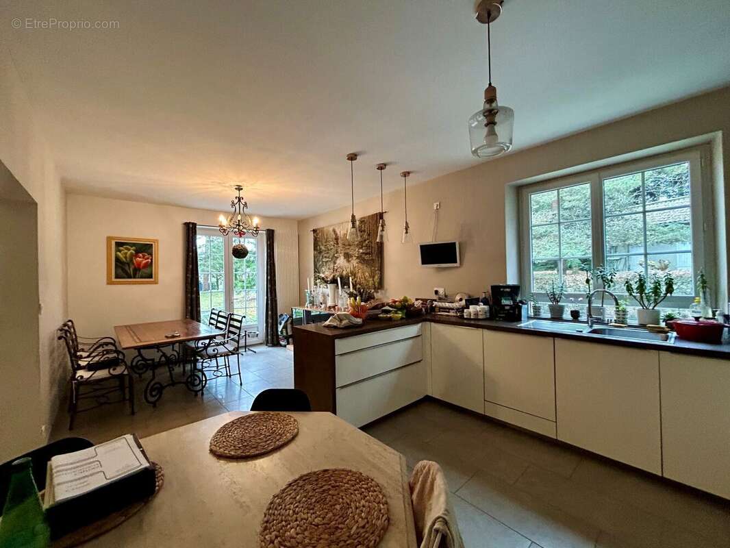 Maison à SAINT-PRIEST-TAURION