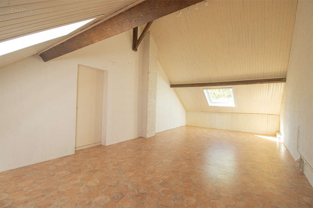 Maison à BRIOLLAY