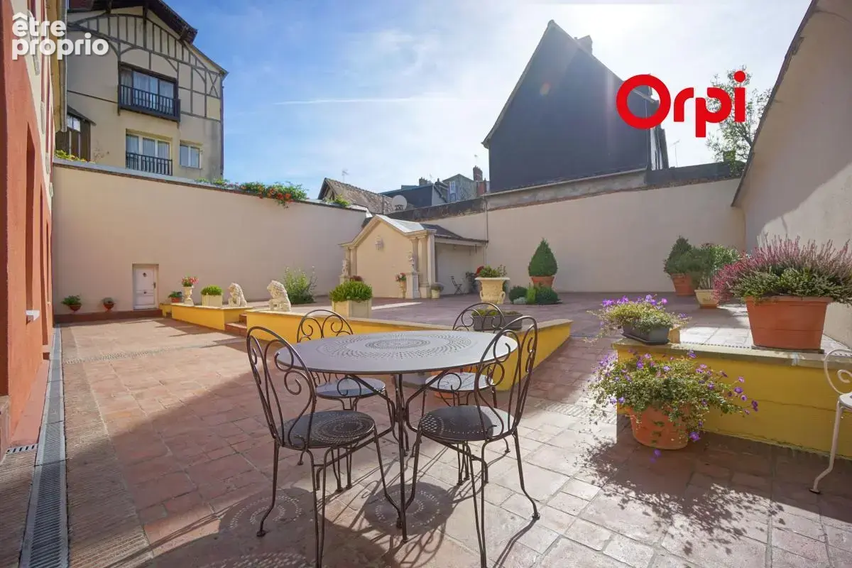 Somptueuse propriété dans le centre historique de BERNAY - photo 3