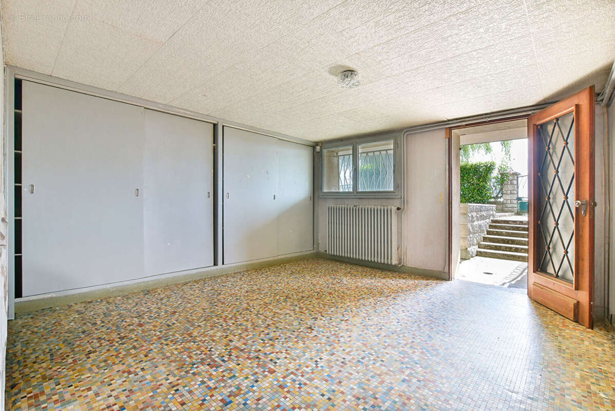 Maison à GUIGNES