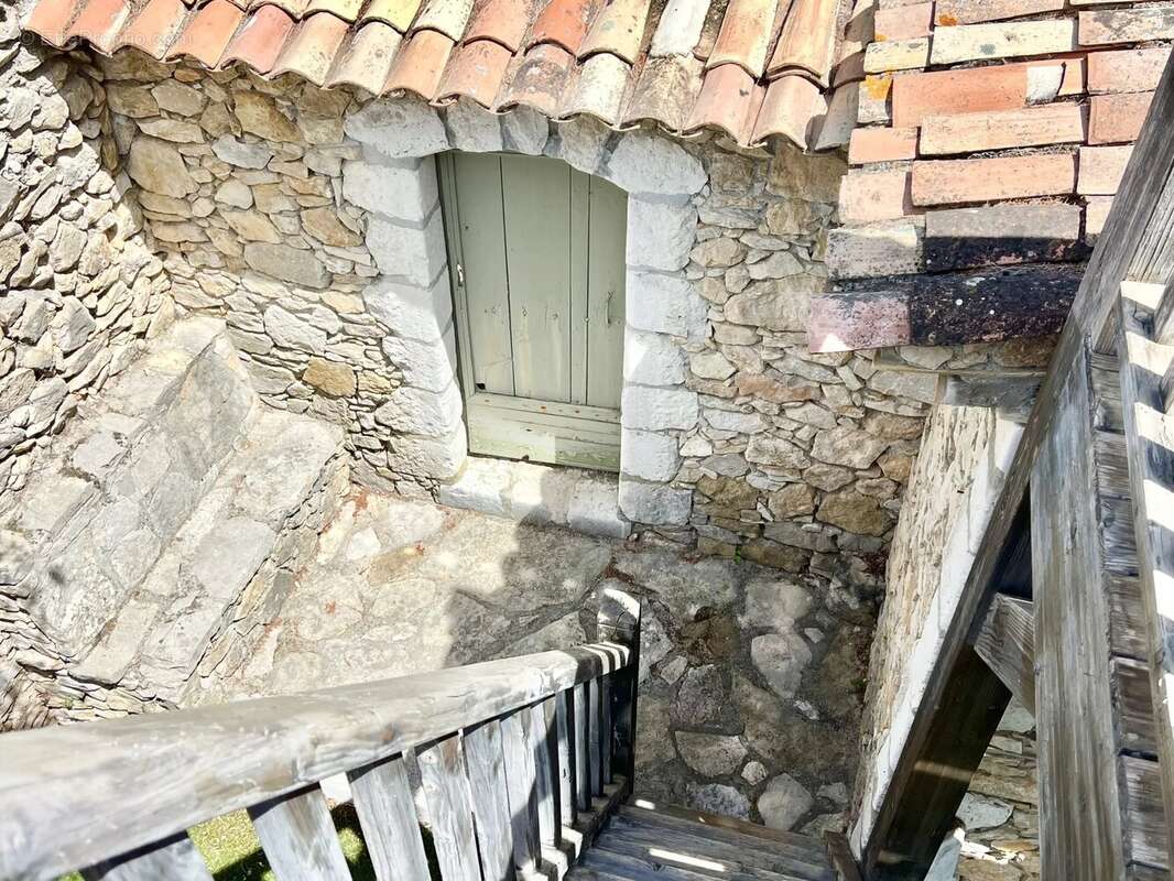 Maison à LA ROQUEBRUSSANNE
