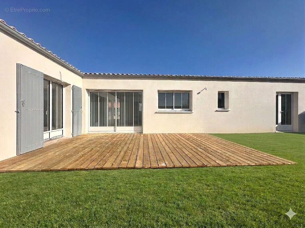 Maison à SAINT-XANDRE
