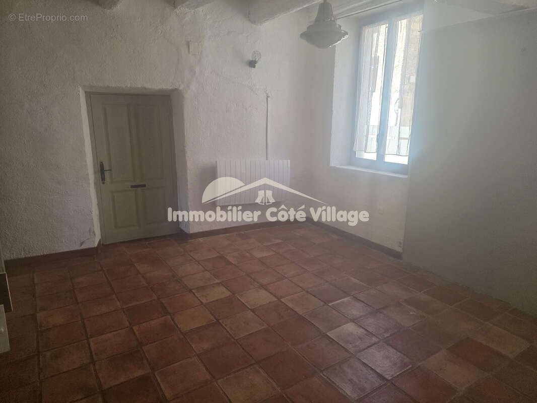 Appartement à TOUET-DE-L'ESCARENE