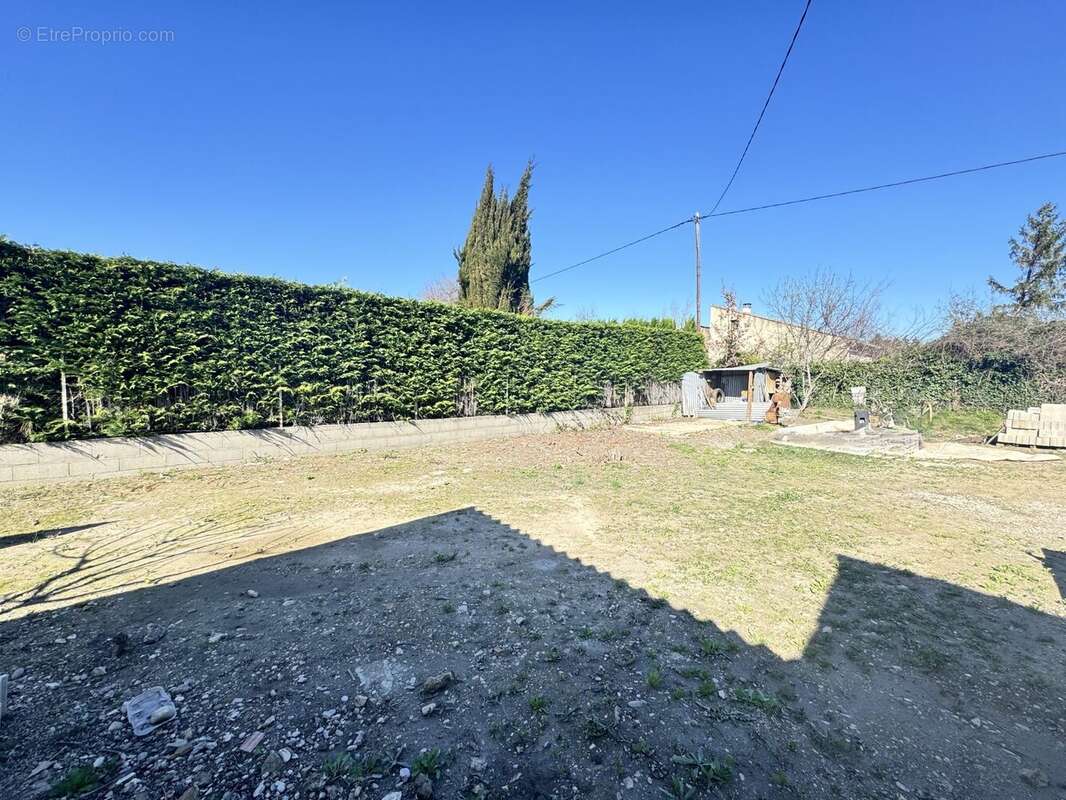 Terrain à CAUMONT-SUR-DURANCE