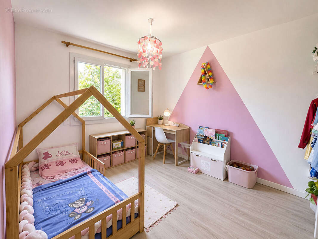 Maison familiale T5 avec piscine et garage - photo 4