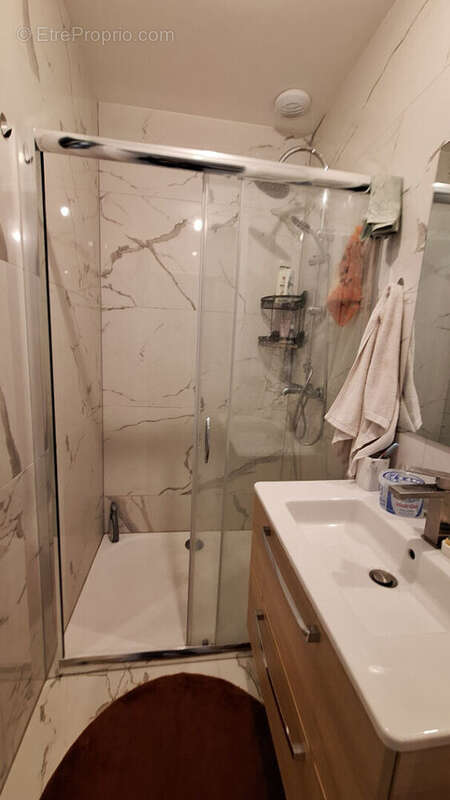 Maison à LES MARTRES-DE-VEYRE