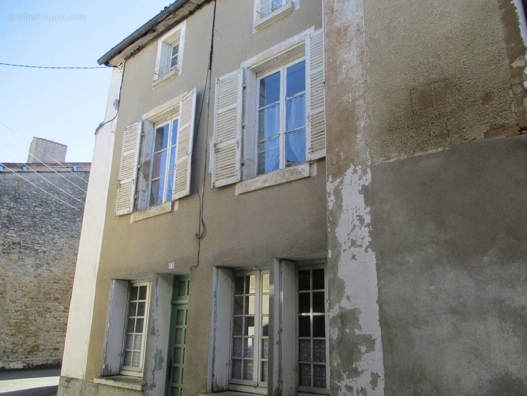 Maison à LA MOTHE-SAINT-HERAY