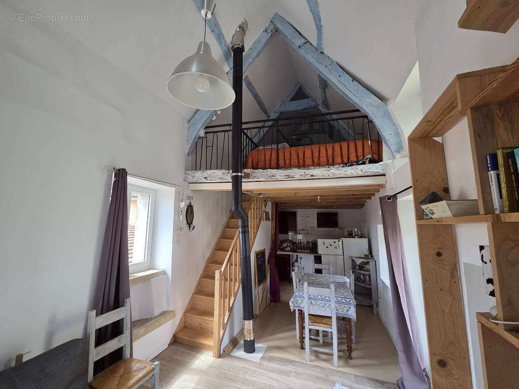 Maison à SALLES-COURBATIES