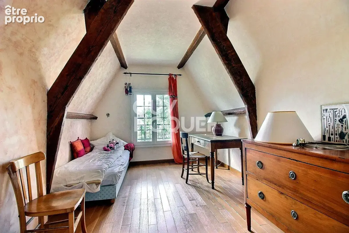 Croissy-sur-Seine, Maison de famille au calme, jardin plein sud sans vis-à-vis (800 m²) - photo 8