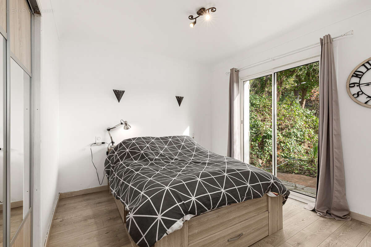 Maison à BAGNOLS-EN-FORET