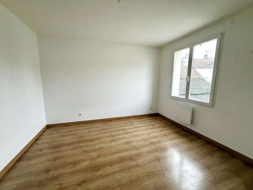 Maison à MORAINVILLIERS