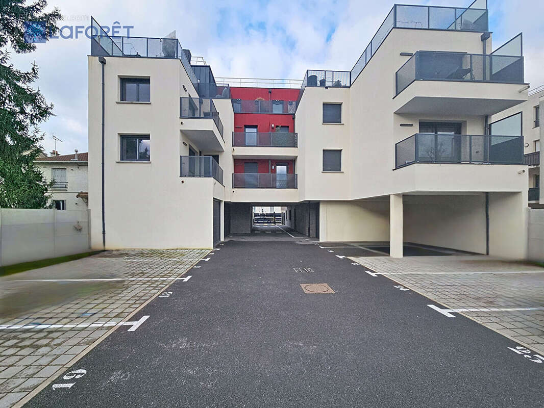Appartement à VAIRES-SUR-MARNE