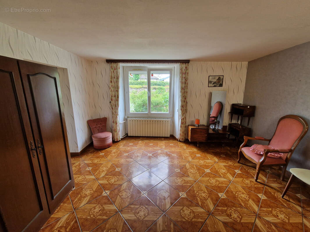 Maison à COLOMBE-LES-VESOUL