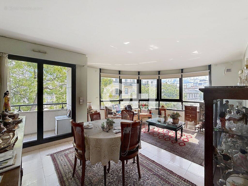 Appartement à PARIS-20E