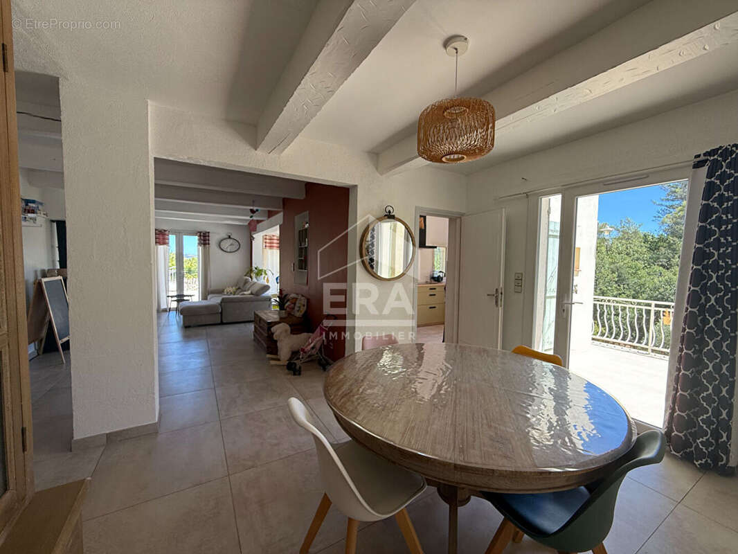 Maison à SAINT-MAXIMIN-LA-SAINTE-BAUME