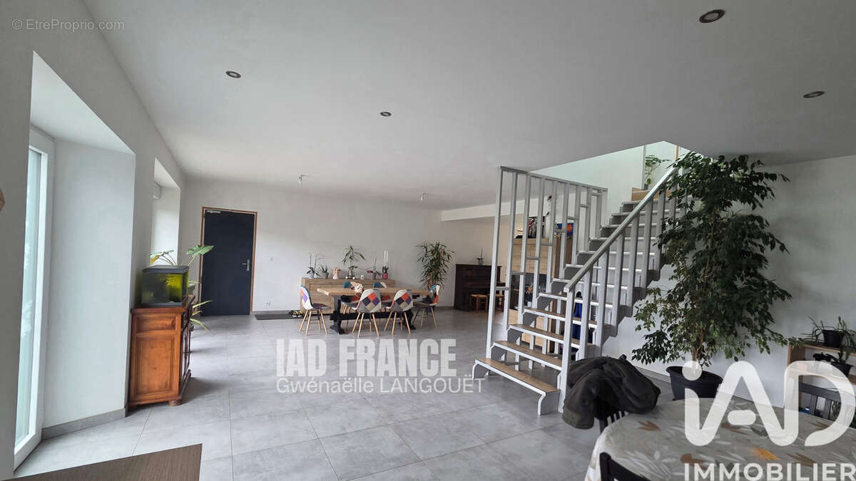 Photo 2 - Maison à LA CHAPELLE-JANSON