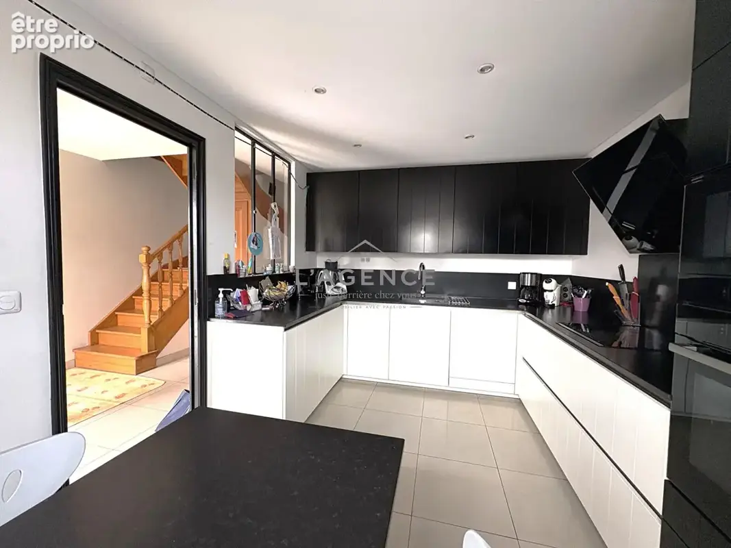Maison  8 pièce(s) 190 m2 - photo 3