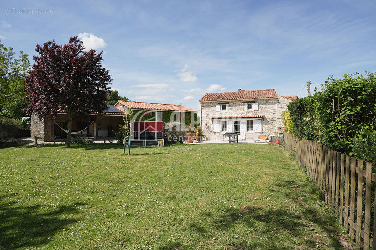 Maison à SAINT-FLORENT-DES-BOIS