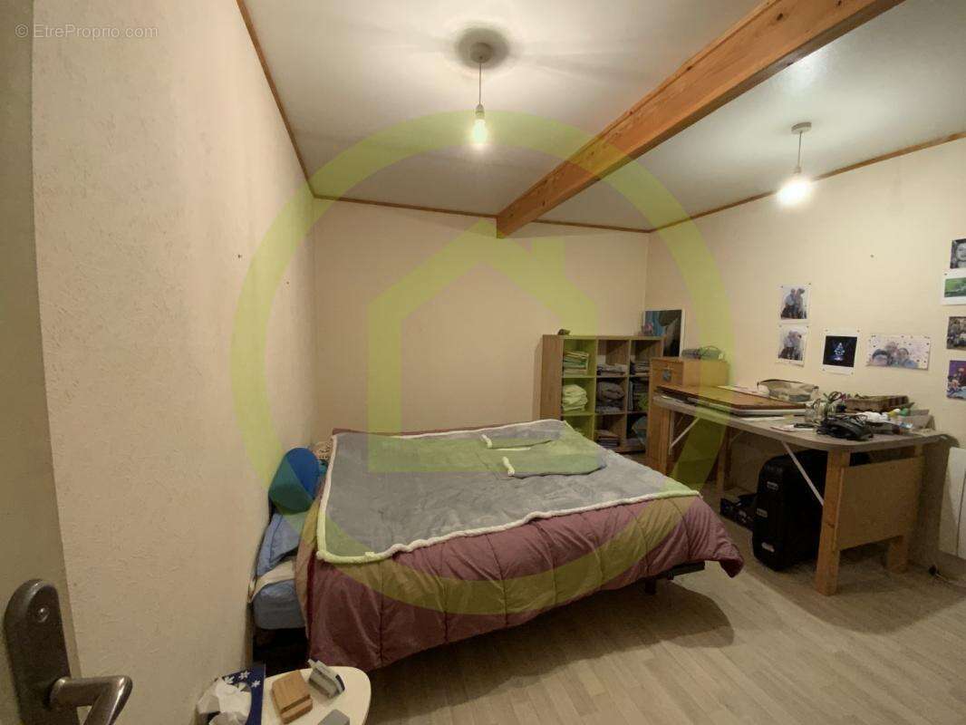 Maison à LIGNEROLLES