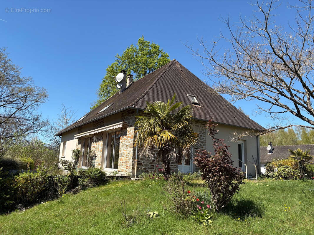 Maison à COUSSAC-BONNEVAL