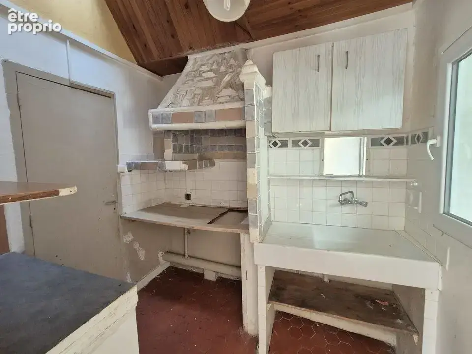 LA CIOTAT STUDIO de 18m² - potentiel - calme - proximité