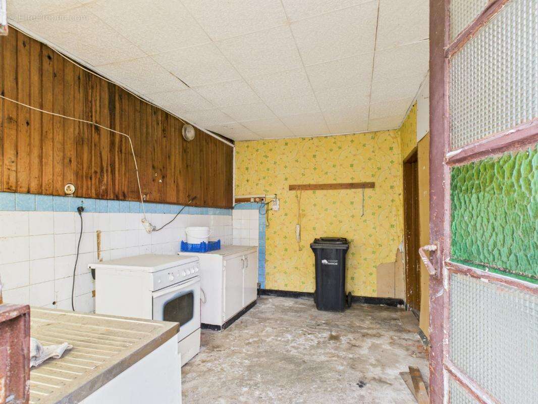 Maison à ESMERY-HALLON