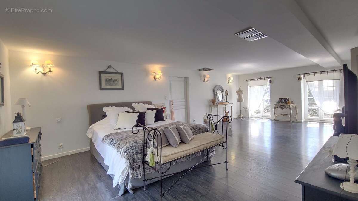 Dijon Est, Maison de caractère de 238 m², 4 chambres et terrain de 2857 m² - photo 26