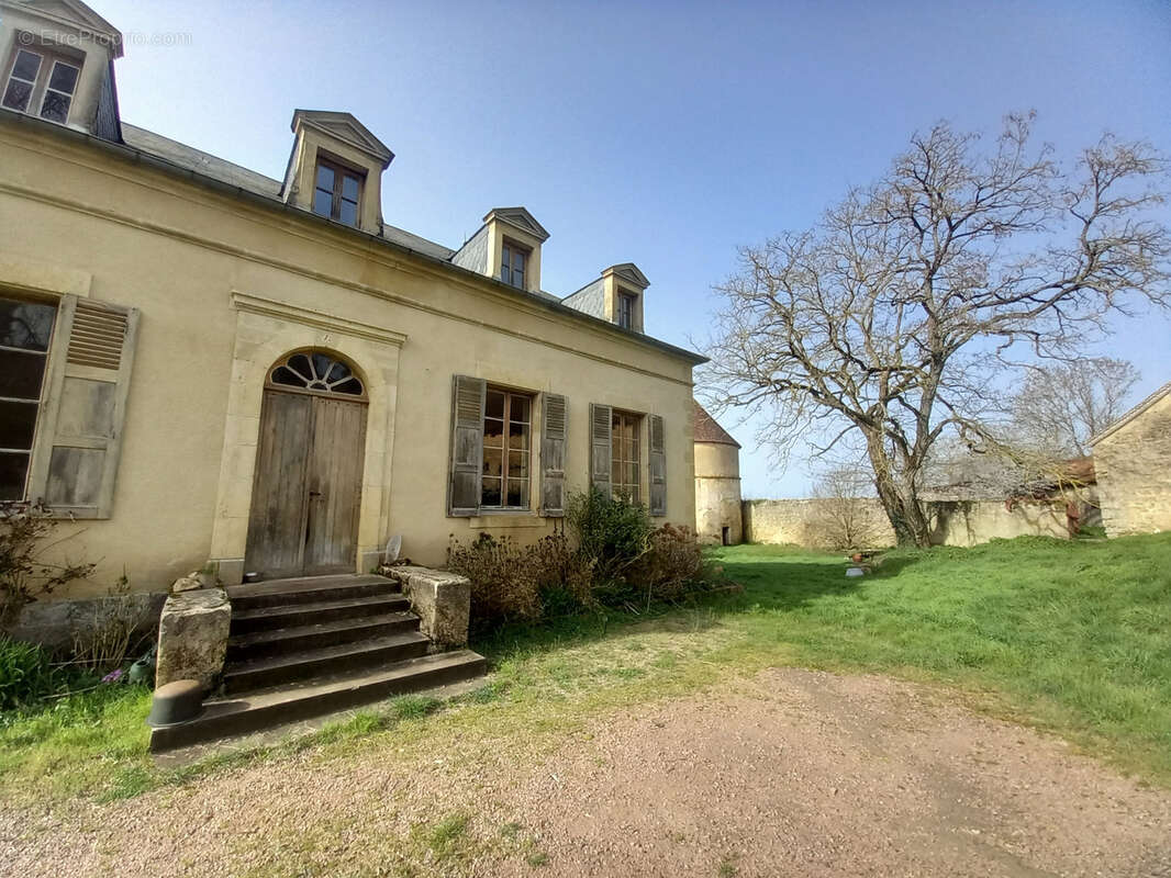 Maison à MONTIGNY-SUR-CANNE