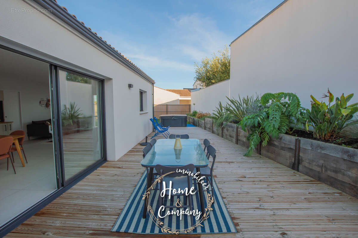 Maison à VAUX-SUR-MER