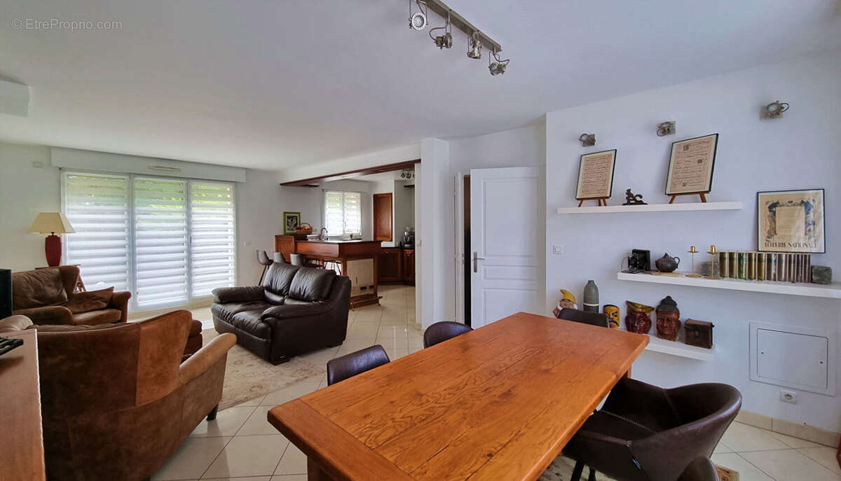 Maison à CARRIERES-SUR-SEINE