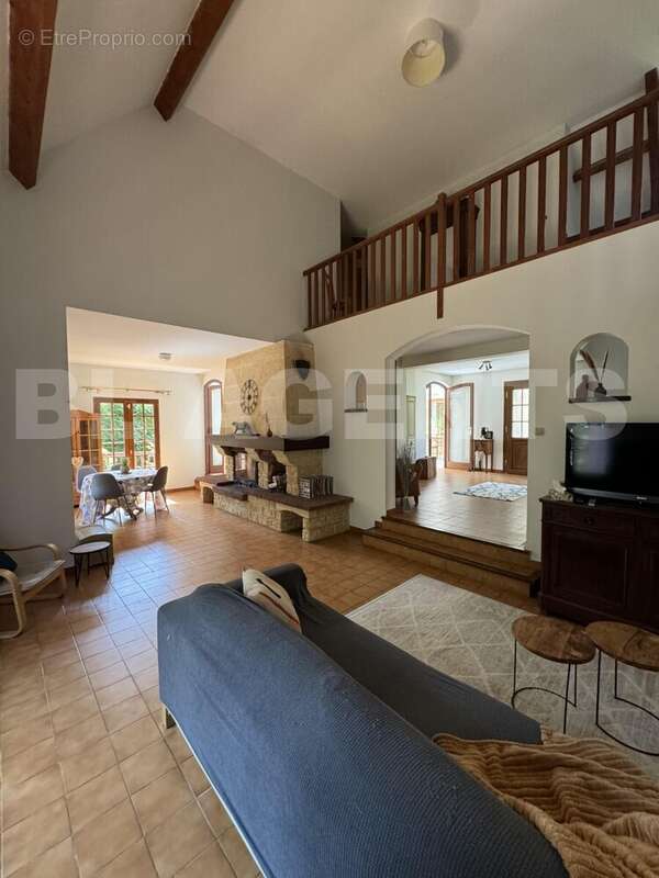 photo_47eb501c10ea9eb5aa1fdfd3cc645b2a - Maison à COUPVRAY