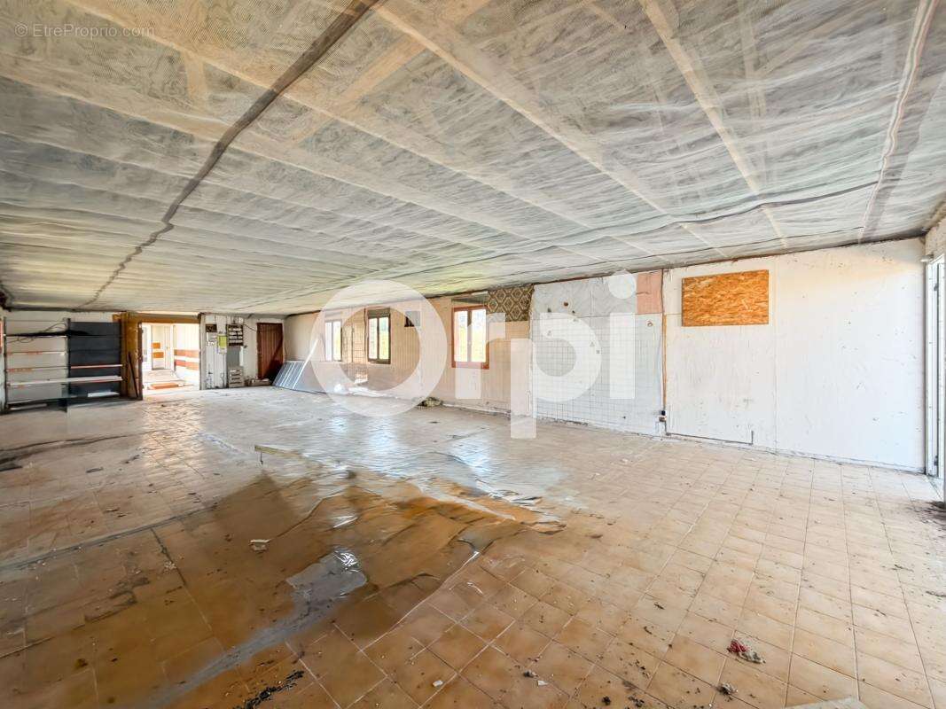 Maison à RUOMS