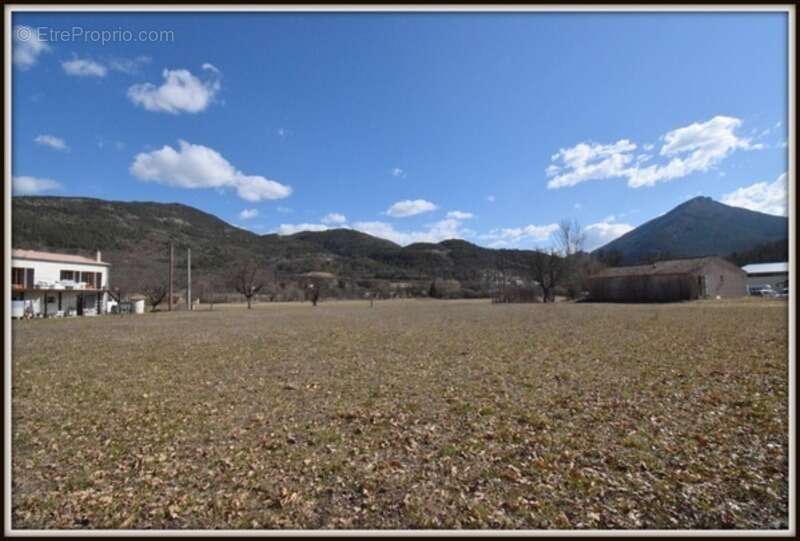 Terrain à CASTELLANE