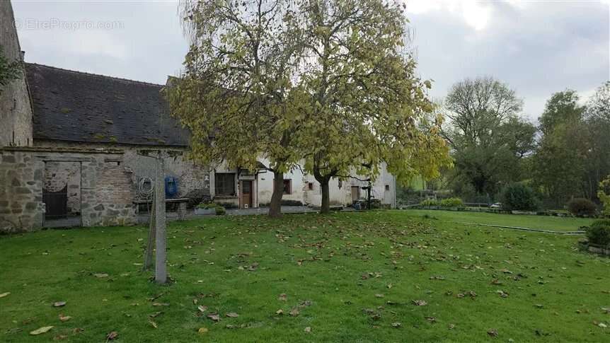 Maison à LUSSAC-LES-EGLISES